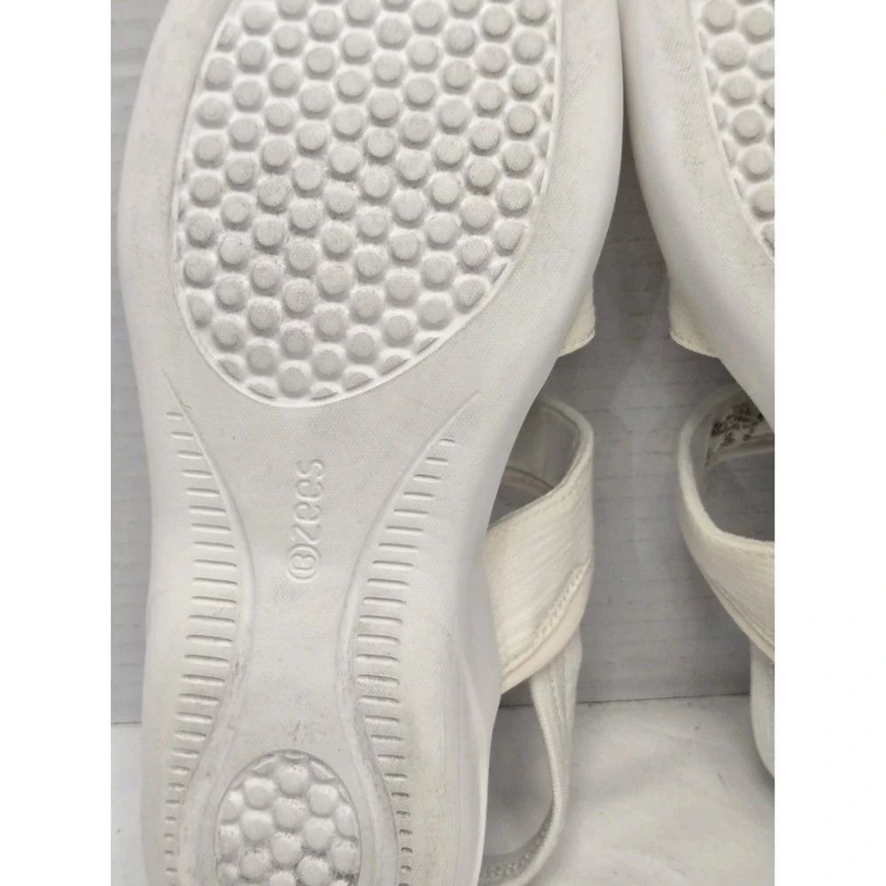 Bzees Women's Cleo Washable Slingback Sandals White